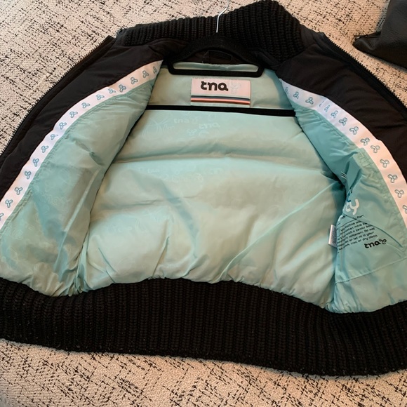 Aritzia TNA Vest - Picture 2 of 2